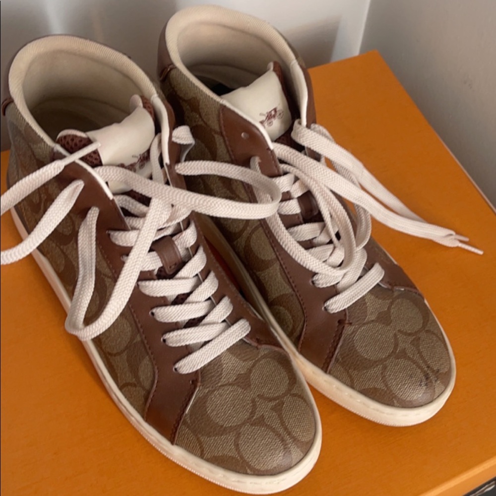 Coach shoes size 8 great condition 😍